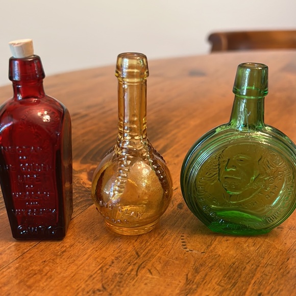 Lot of 5 Vintage Little Glass Bottles Wheaton & Elixir - Picture 5 of 14